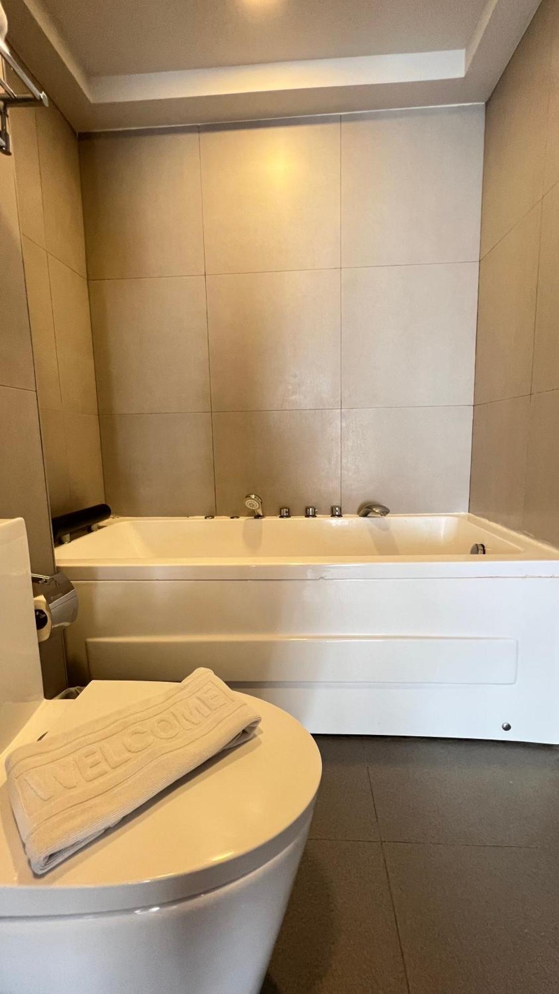 Hotel De Prime Rangnam Bangkok